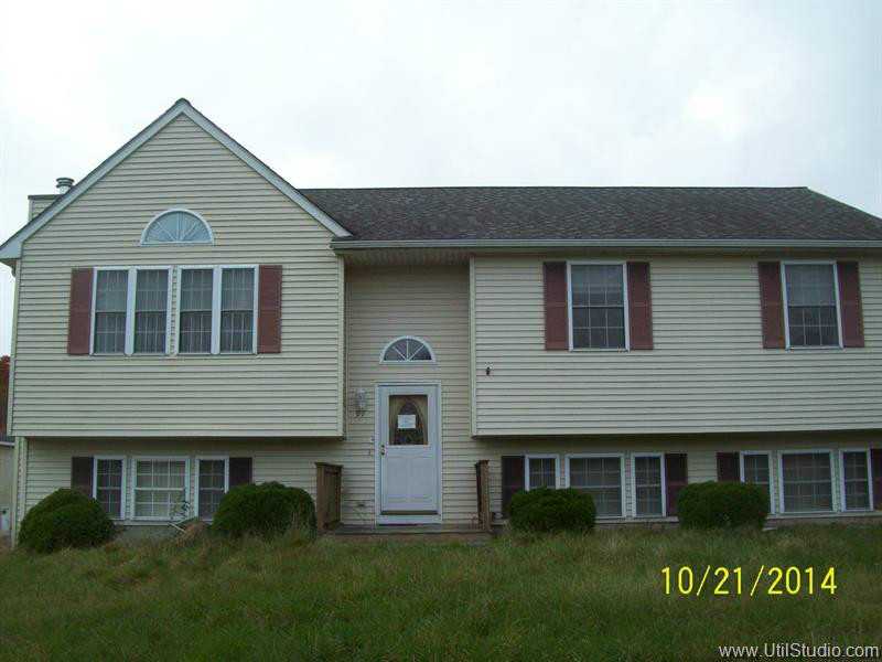 91 Brayton Road Tiverton, RI 02878 - Photo 1 of 8 Exterior Front.