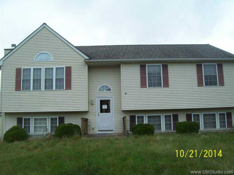 91 Brayton Road Tiverton, RI 02878 - Photo 2 of 8 Exterior Front.