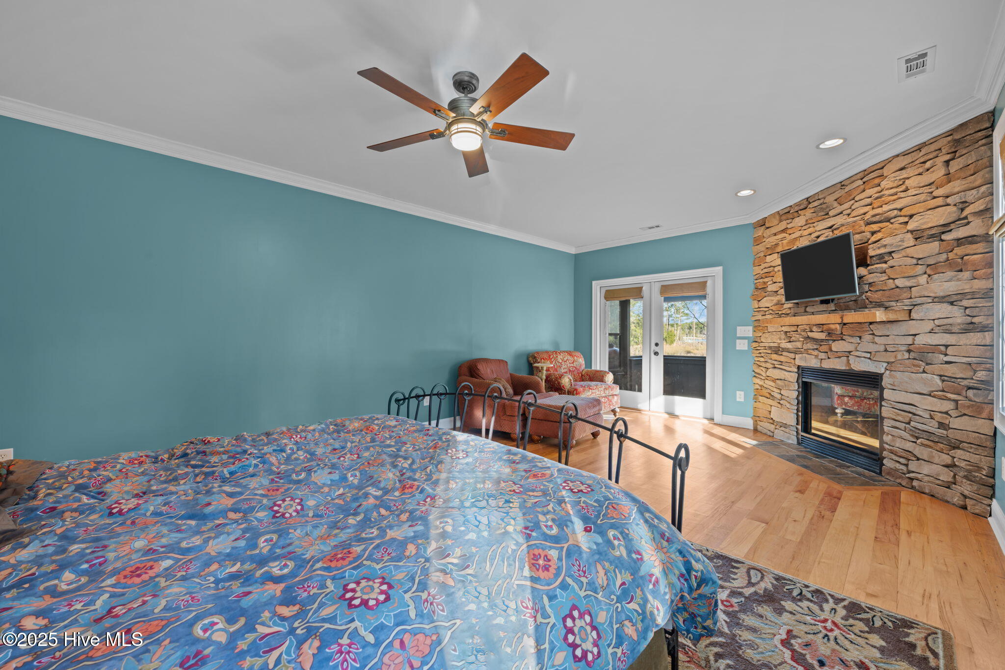 256 Spring Drive Aurora, NC 27806 - Photo 29 of 54 Primary bedroom