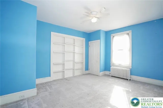 a view of a entrance gate of the house