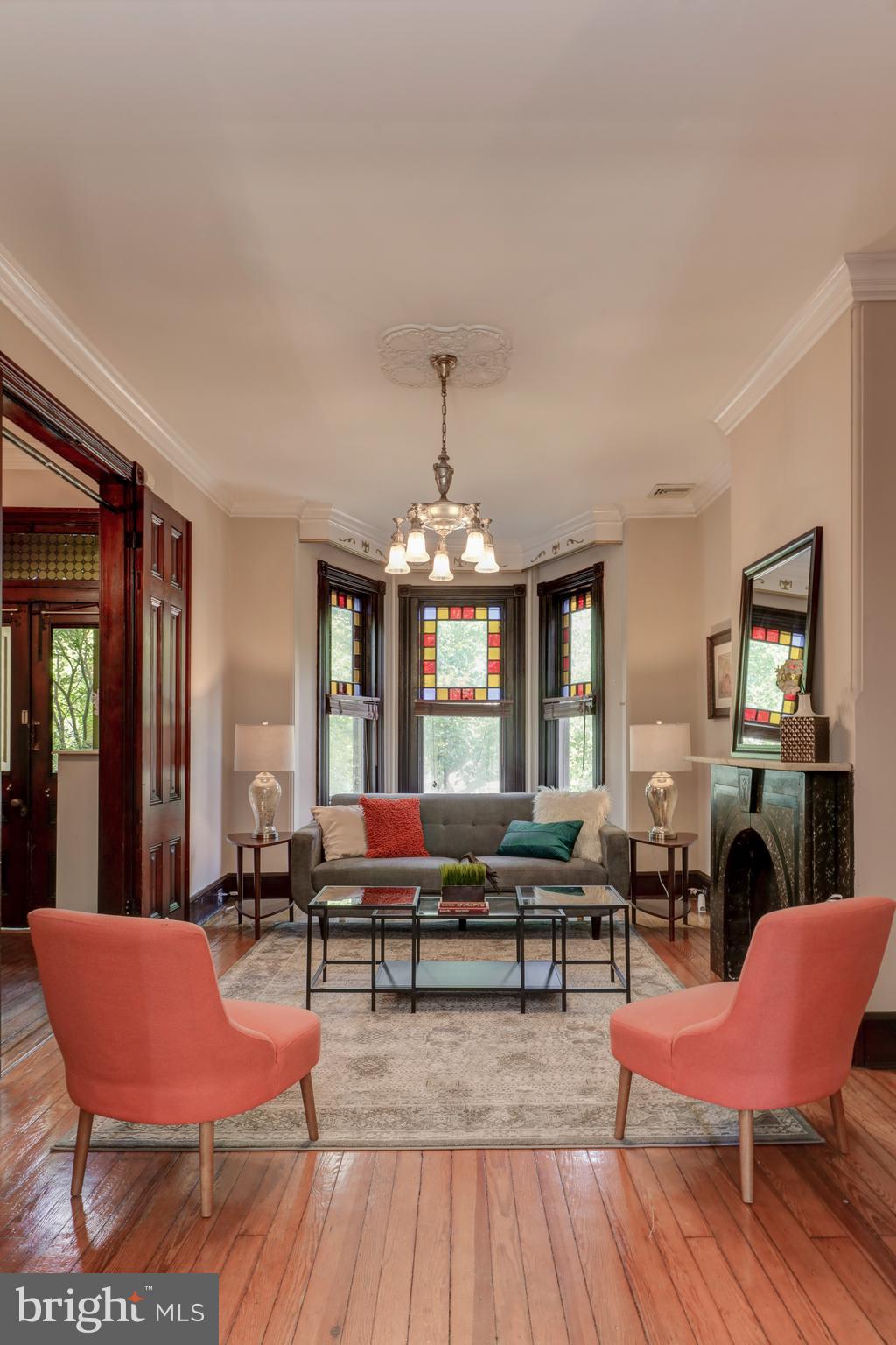 405 Constitution Avenue Northeast Washington, DC 20002 - Photo 11 of 34 Main living room