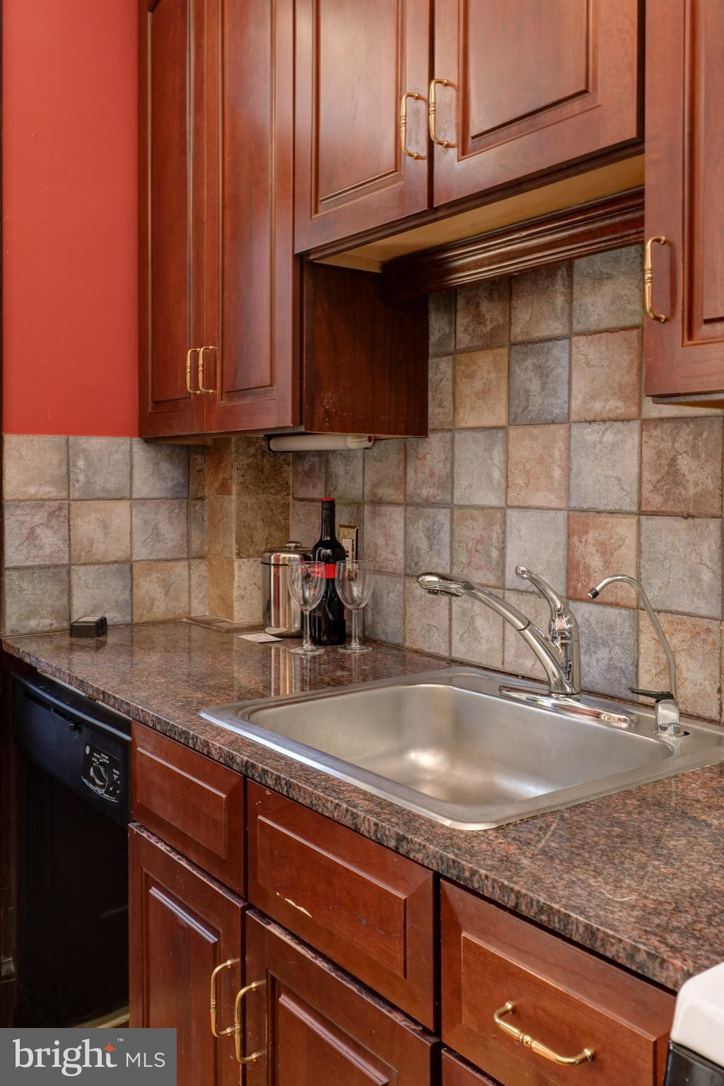 405 Constitution Avenue Northeast Washington, DC 20002 - Photo 10 of 34 Kitchen