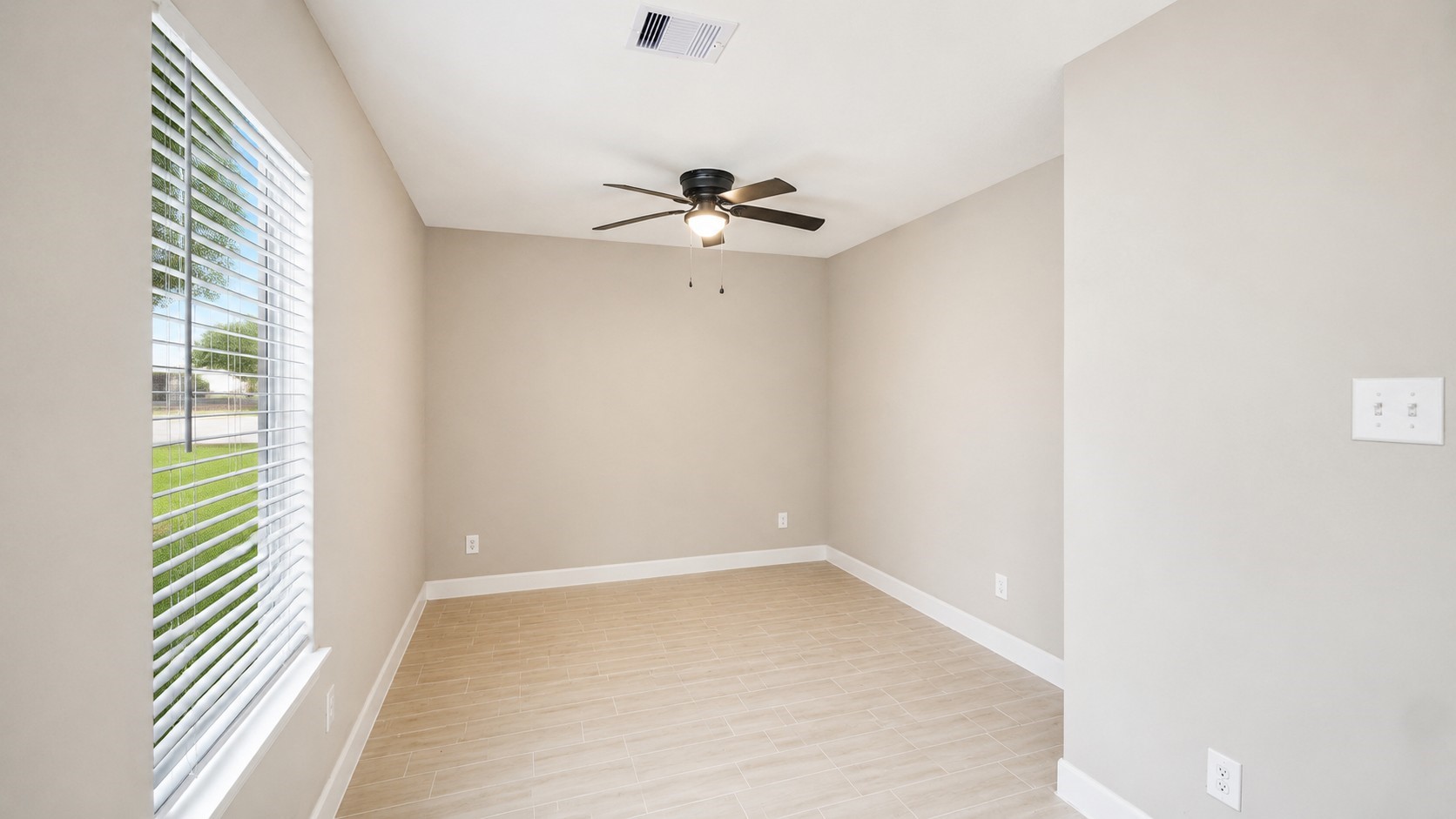 1206 B Pinewood Lane Pasadena, TX 77502 - Photo 6 of 15