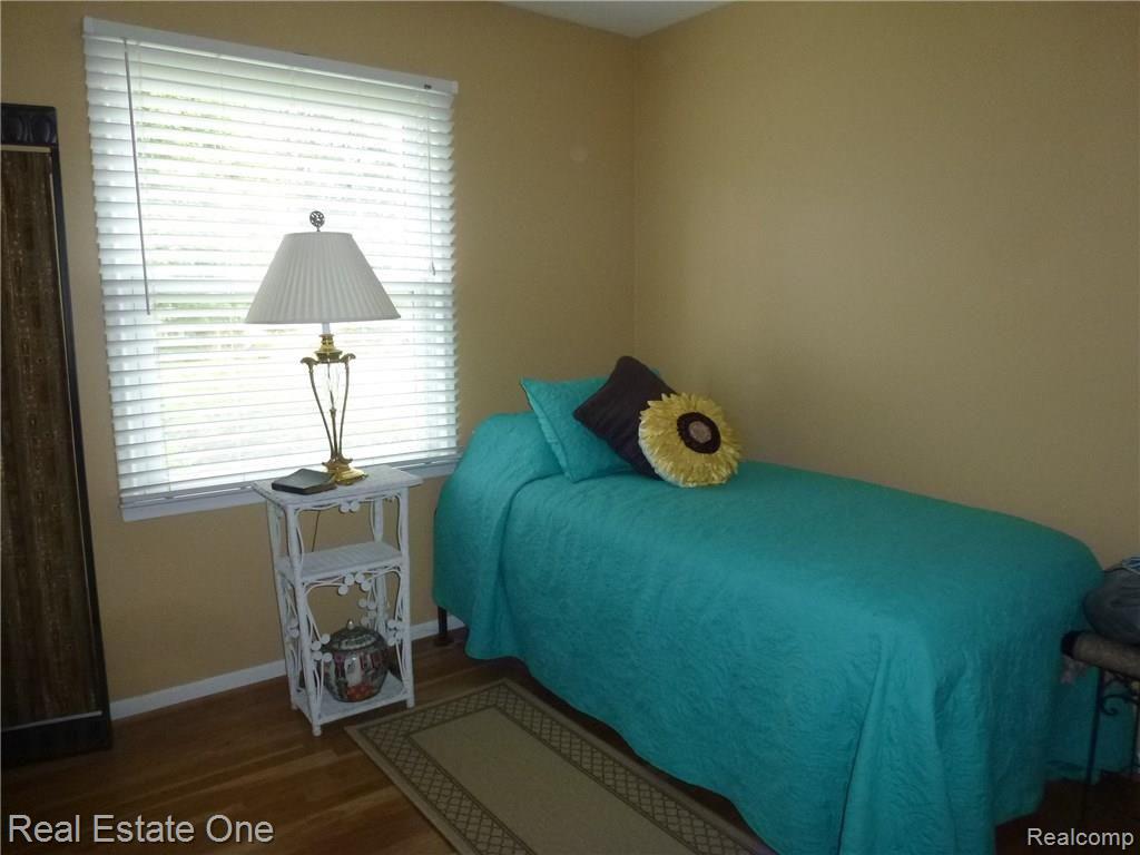 1544 Biggers Drive Rochester, MI 48309 - Photo 12 of 42 P1050832.JPG