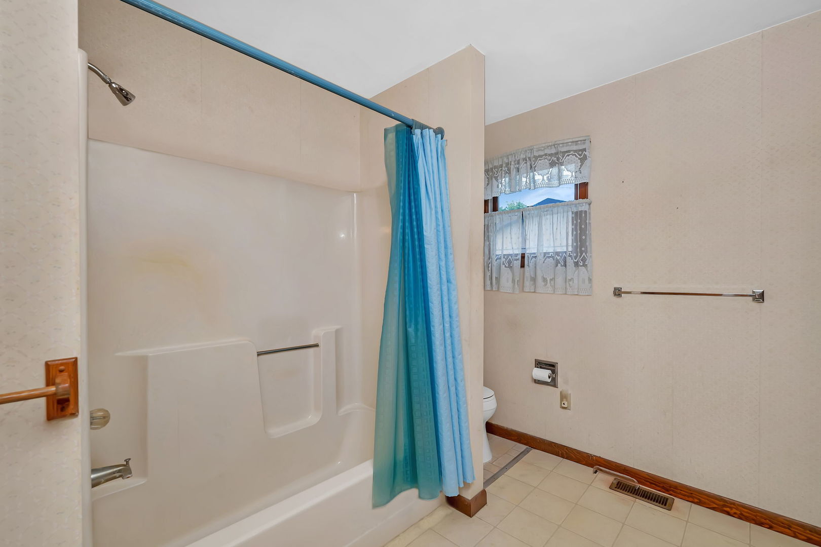 6828 East 2925 N Road Cornell, IL 61319 - Photo 17 of 37 Gallery Image 17