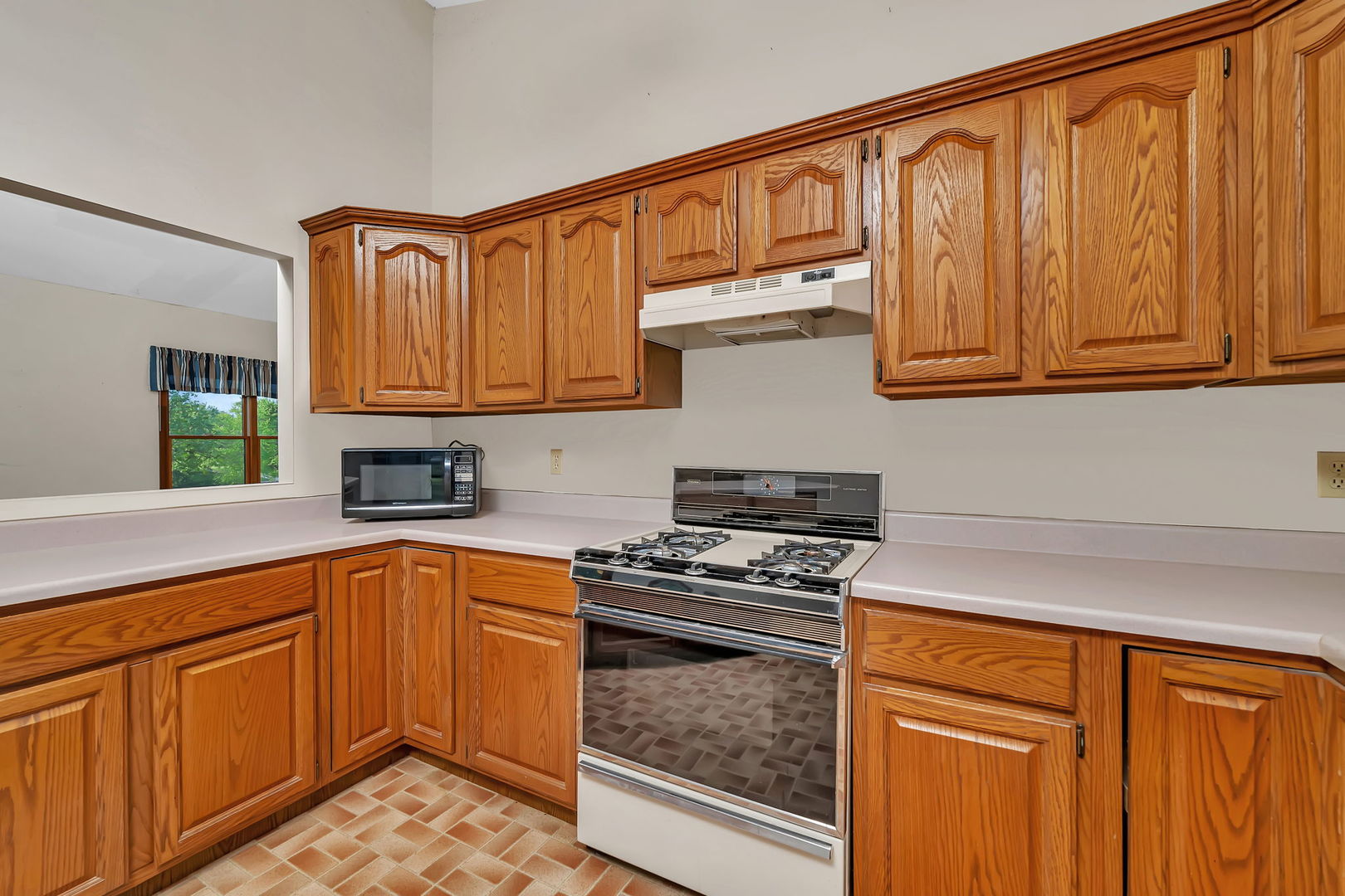 6828 East 2925 N Road Cornell, IL 61319 - Photo 7 of 37 Gallery Image 7