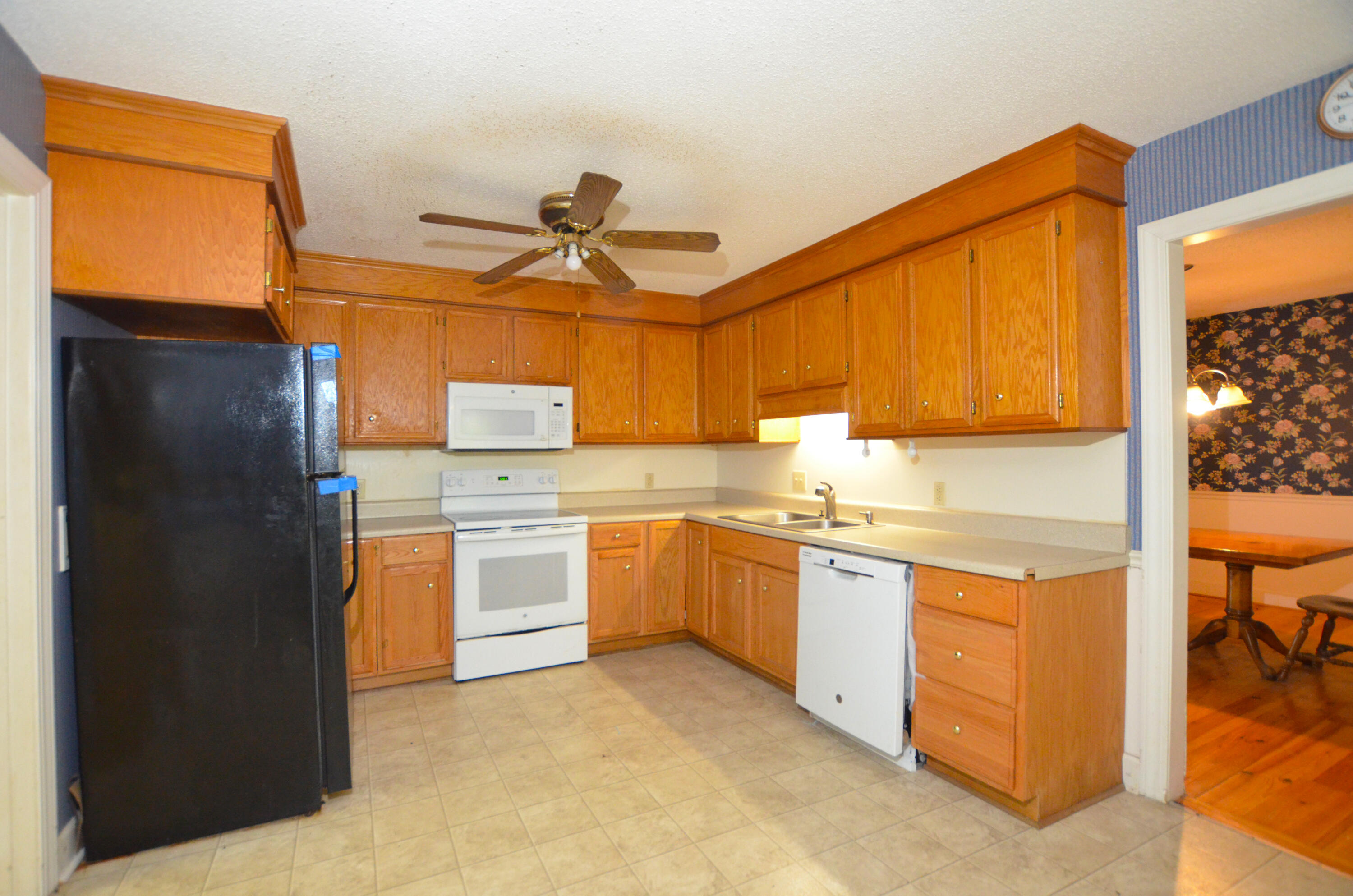6509 North Highway 17 Awendaw, SC 29429 - Photo 14 of 34 14-Kitchen