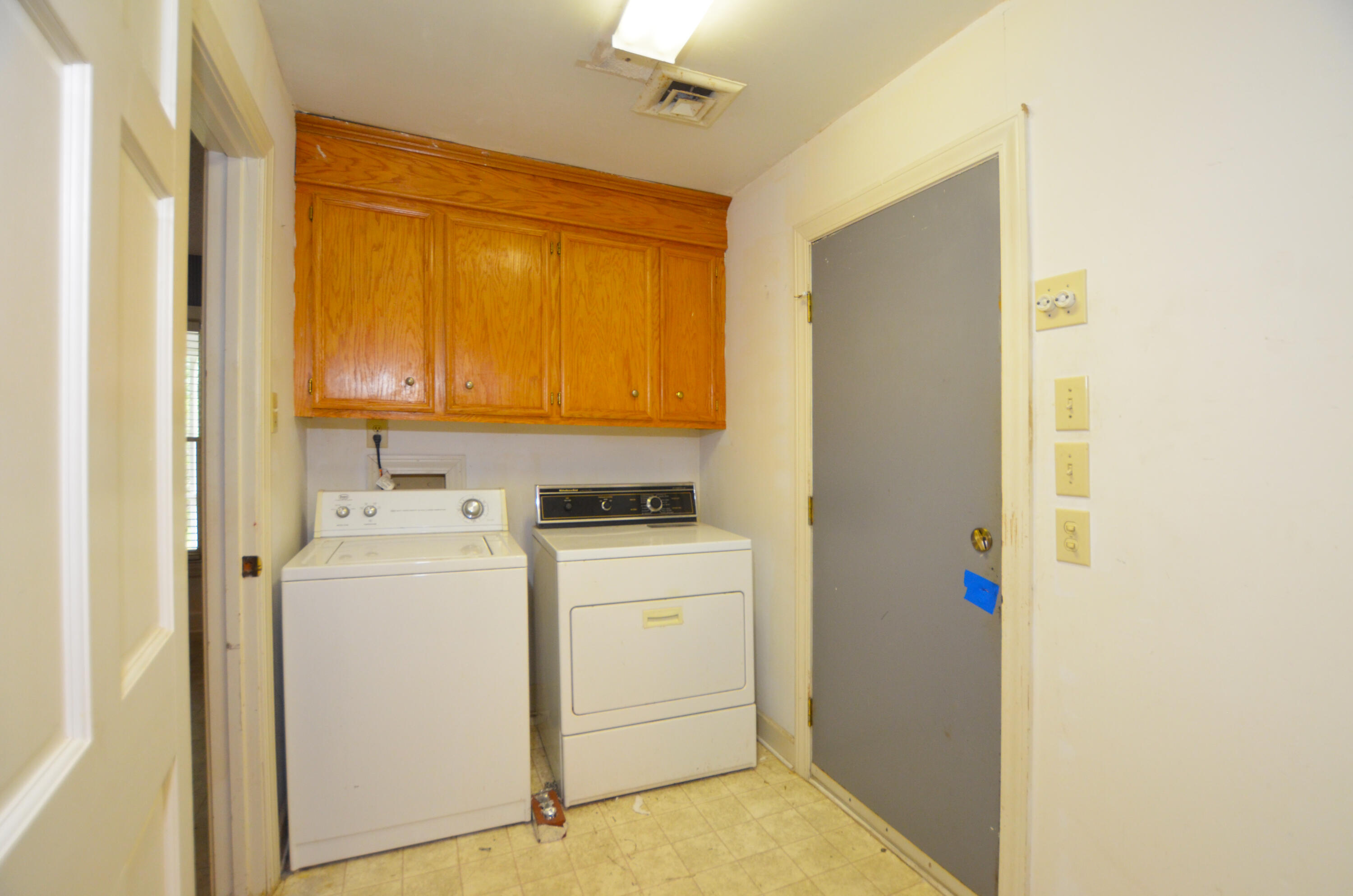 6509 North Highway 17 Awendaw, SC 29429 - Photo 21 of 34 21-Laundry