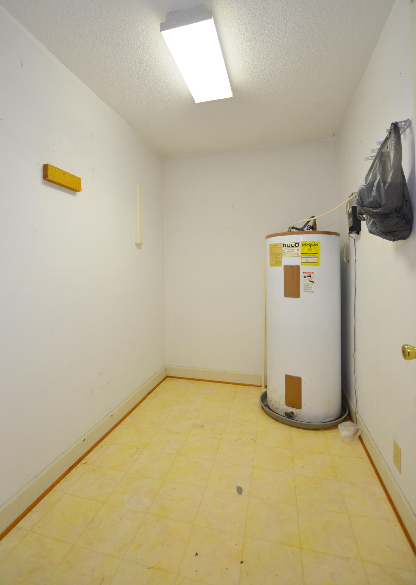 6509 North Highway 17 Awendaw, SC 29429 - Photo 23 of 34 23-Storage