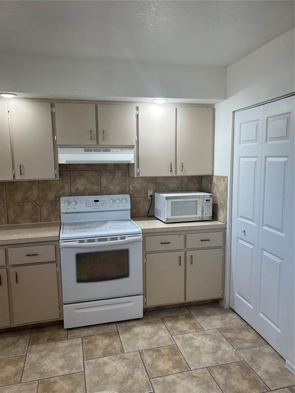 355 Spring Lake Boulevard Northwest Port Charlotte, FL 33952 - Photo 5 of 19