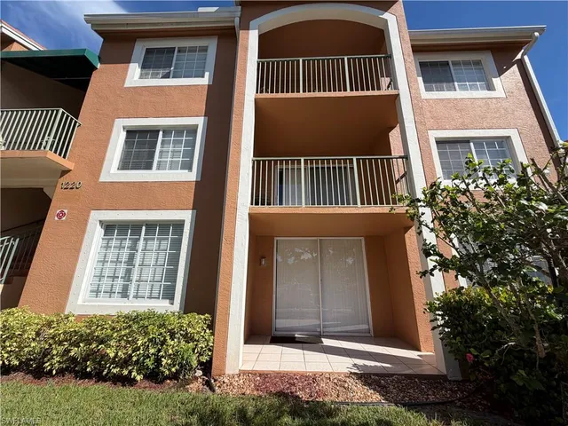 $2,800 | 1220 Wildwood Lakes Boulevard, Unit 105, Naples, FL 34104
