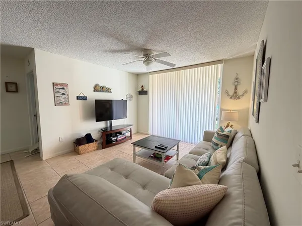 $2,800 | 1220 Wildwood Lakes Boulevard, Unit 105, Naples, FL 34104