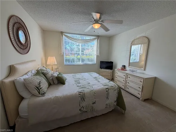 $2,800 | 1220 Wildwood Lakes Boulevard, Unit 105, Naples, FL 34104