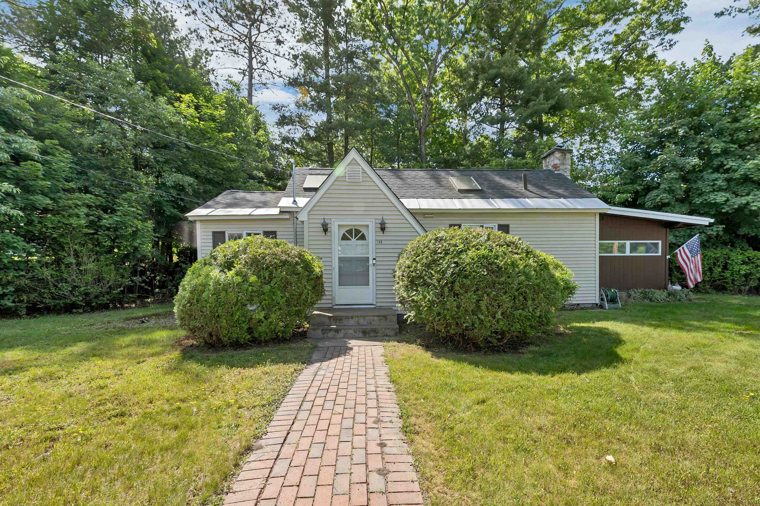 148 Allen Street Manchester, NH 03102 - Photo 1 of 30