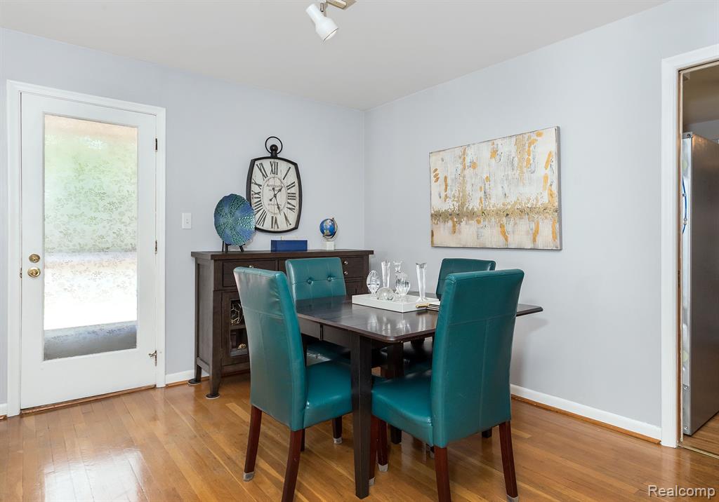 29546 Fall River Road Southfield, MI 48076 - Photo 8 of 34