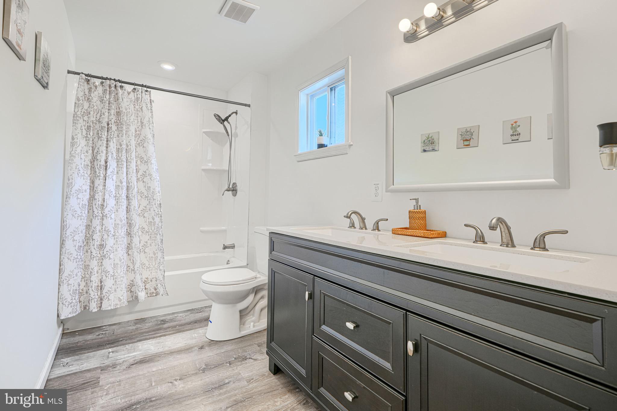 2524 Sycamore Avenue Sparrows Point, MD 21219 - Photo 22 of 38 Upper level full bath