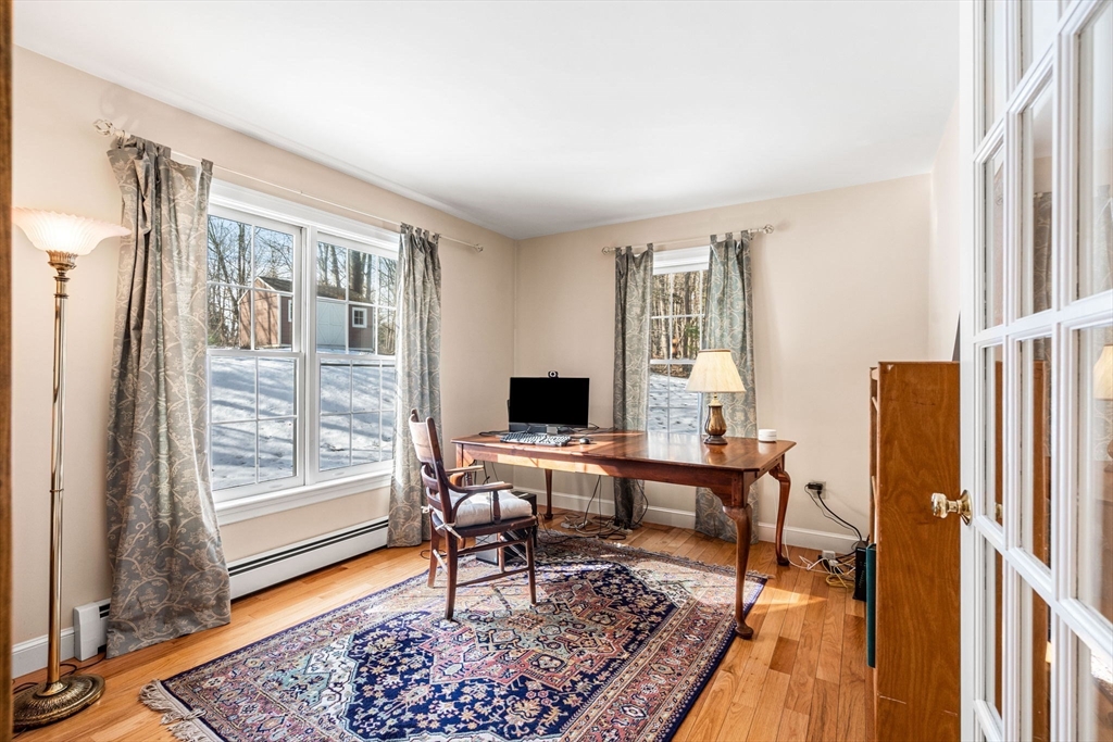 37 Fellows Road Ipswich, MA 01938 - Photo 14 of 42 a living room with furniture and a window