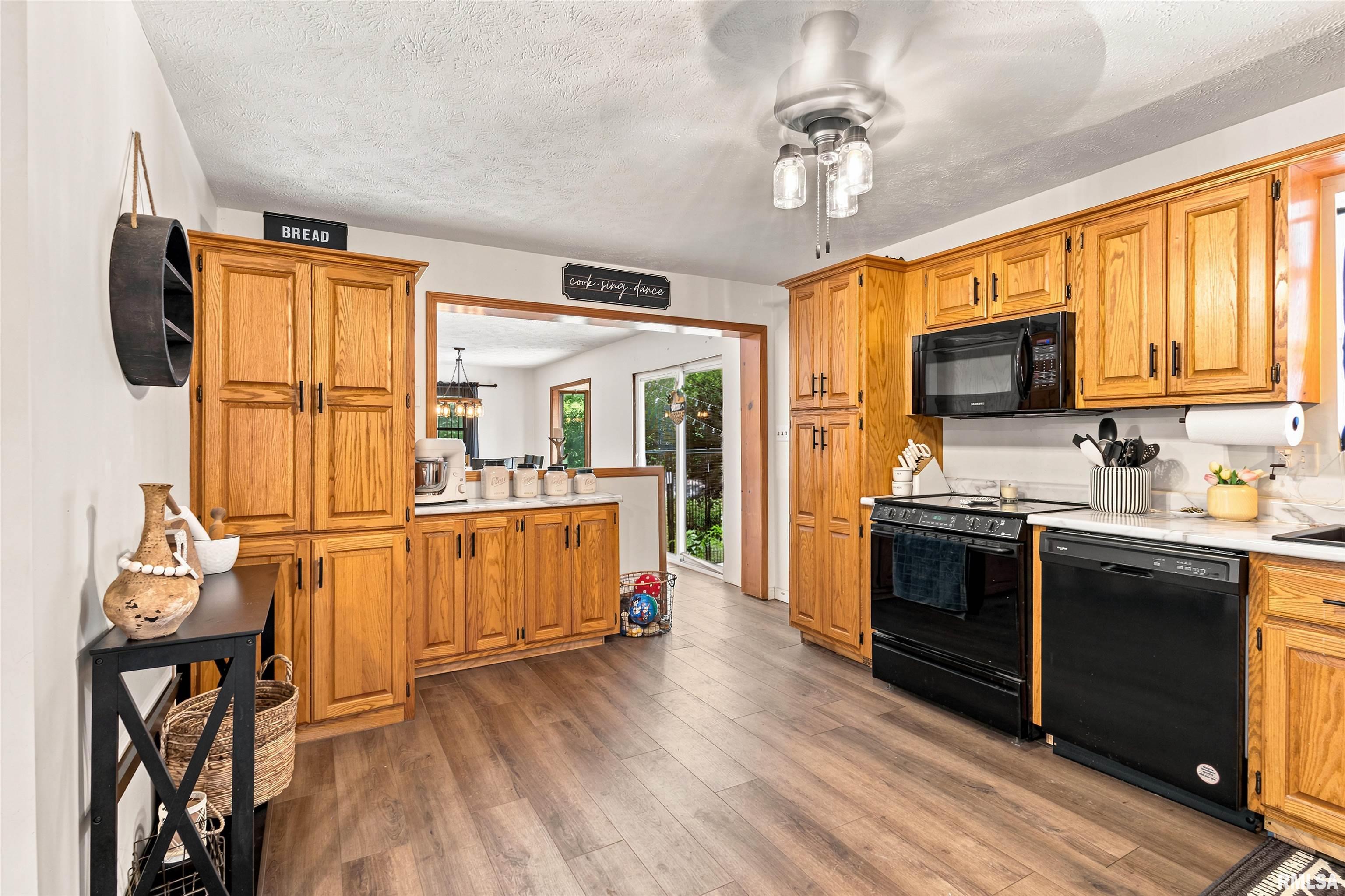 104 North Jackson Street Carterville, IL 62918 - Photo 7 of 26