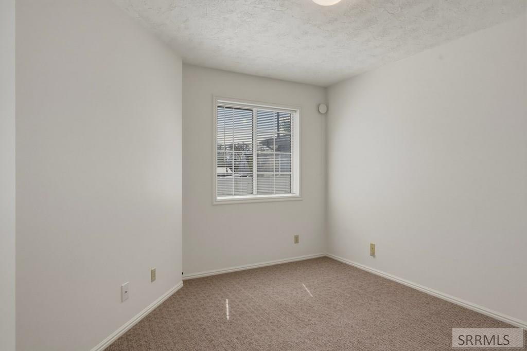 1075 Canal Avenue Idaho Falls, ID 83402 - Photo 16 of 26 Guest Bedroom