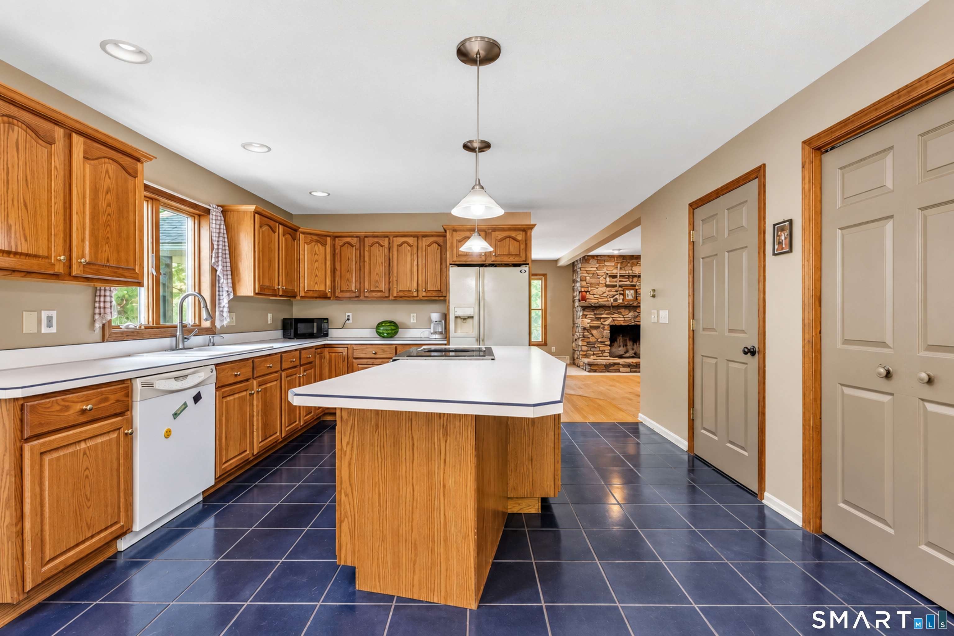 1253 Marion Road Cheshire, CT 06410 - Photo 2 of 33 Gallery Image 2