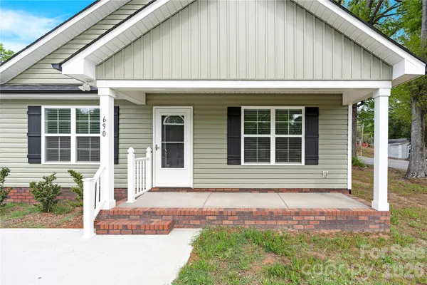 $316,900 | 690 Wilshire Avenue Southwest, Concord, NC 28027