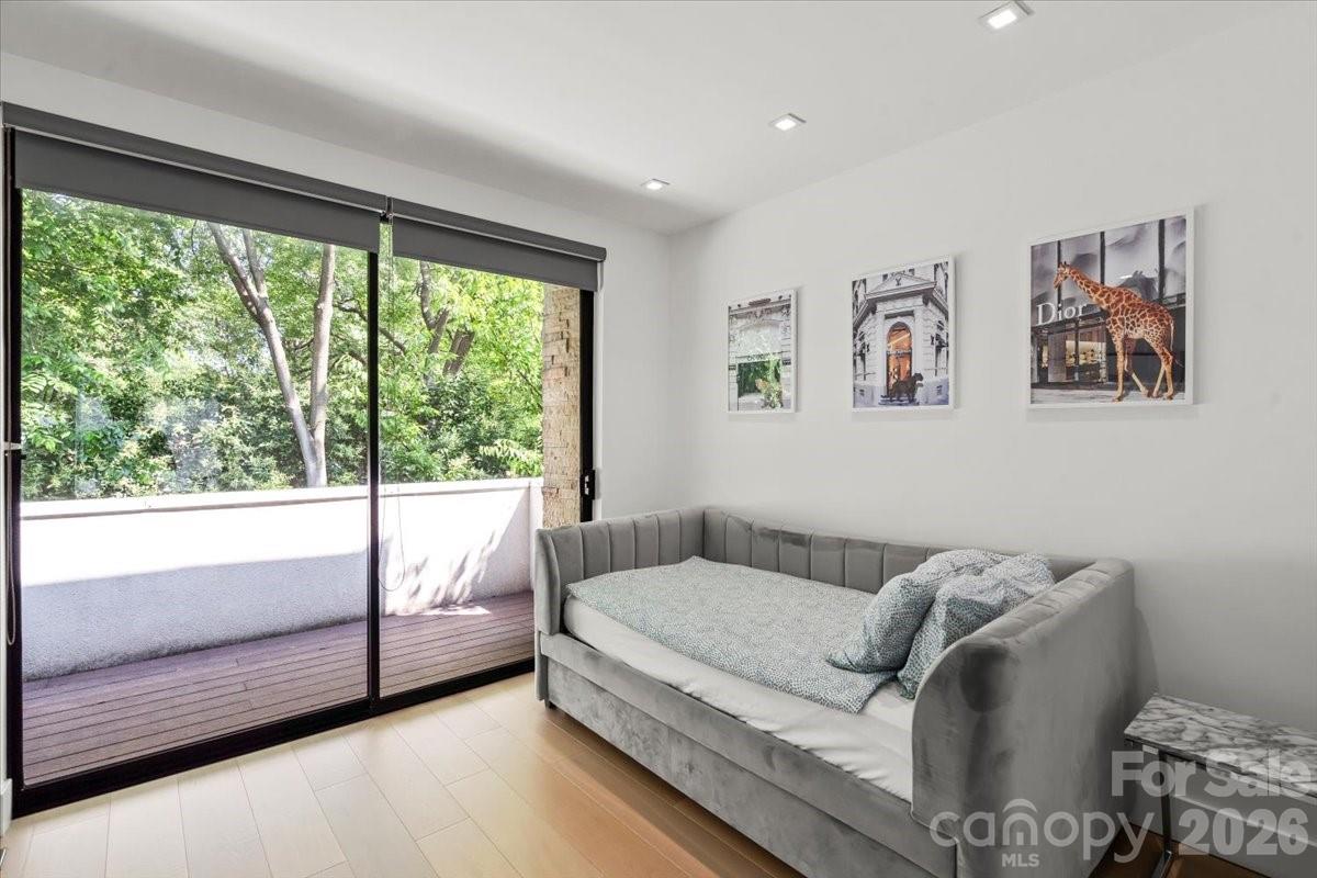 1620 South Tryon Street Charlotte, NC 28203 - Photo 24 of 29 a living room with furniture and a large window
