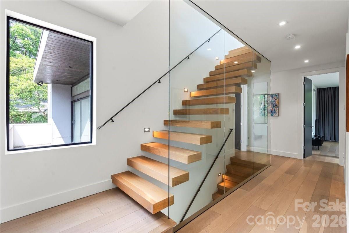 1620 South Tryon Street Charlotte, NC 28203 - Photo 10 of 29 a view of entryway