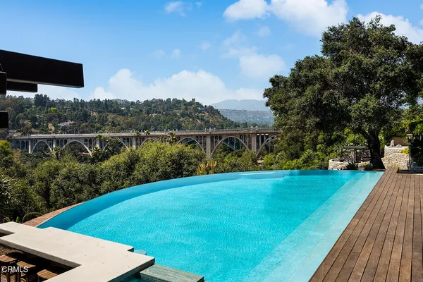 $48,000 | 195 South Grand Avenue, Pasadena, CA 91105