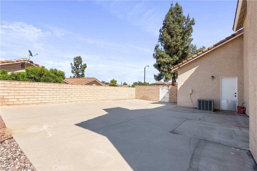 6879 Mission Grove Parkway North Riverside, CA 92506 - Photo 44 of 53 a view of a terrace view
