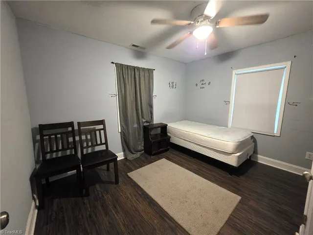 $1,000 | 902 North South Street, Mount Airy, NC 27030