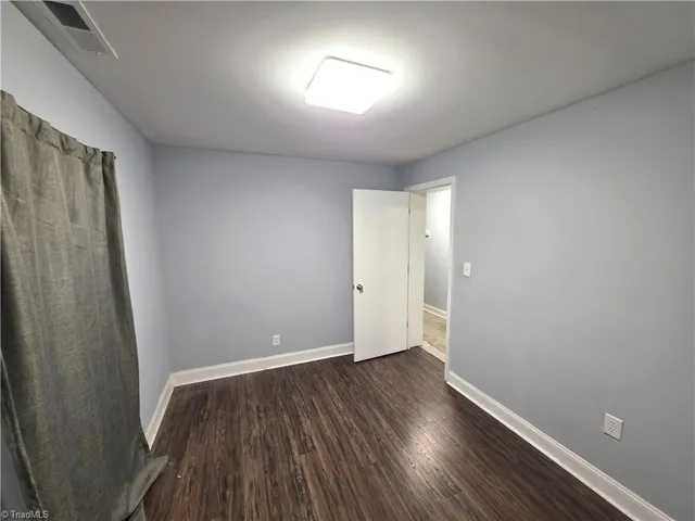 $1,000 | 902 North South Street, Mount Airy, NC 27030