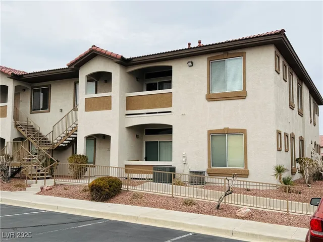 $1,650 | 2305 West Horizon Ridge Parkway, Unit 2221, Henderson, NV 89052