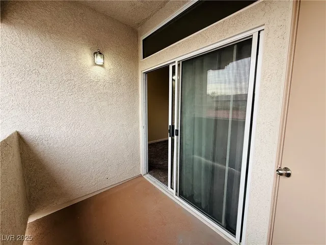 $1,650 | 2305 West Horizon Ridge Parkway, Unit 2221, Henderson, NV 89052