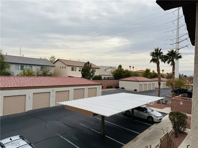 $1,650 | 2305 West Horizon Ridge Parkway, Unit 2221, Henderson, NV 89052