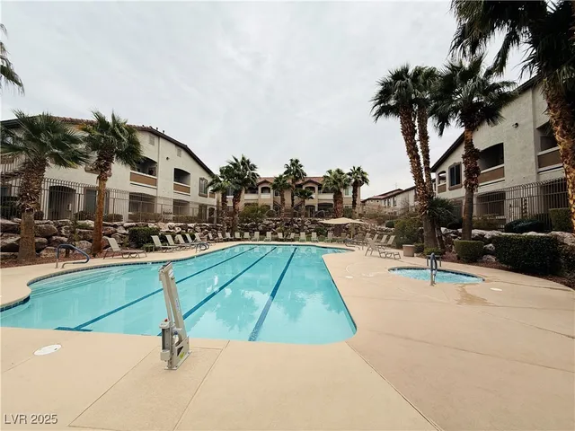 $1,650 | 2305 West Horizon Ridge Parkway, Unit 2221, Henderson, NV 89052