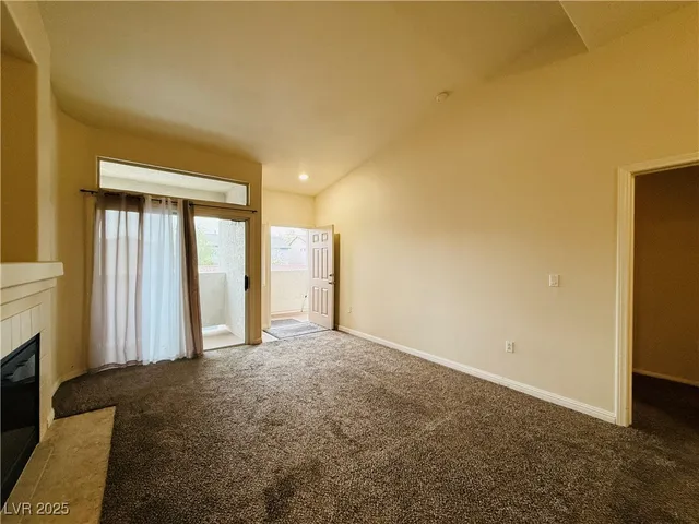 $1,650 | 2305 West Horizon Ridge Parkway, Unit 2221, Henderson, NV 89052