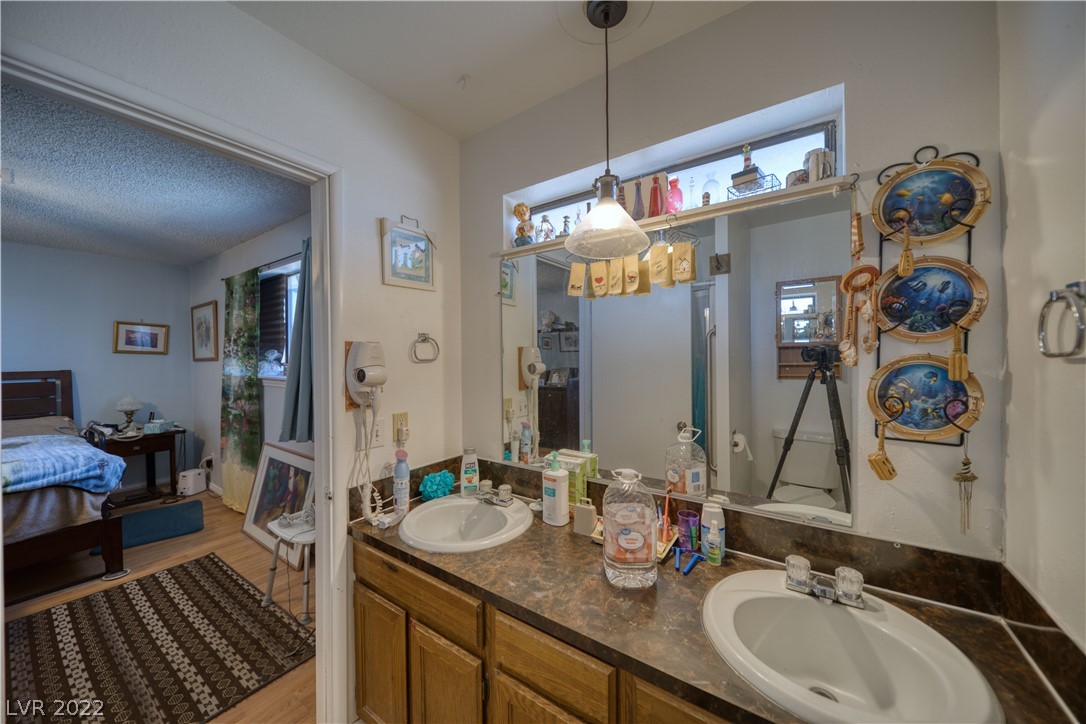2390 Homestead Road Pahrump, NV 89048 - Photo 13 of 31 Gallery Image 13