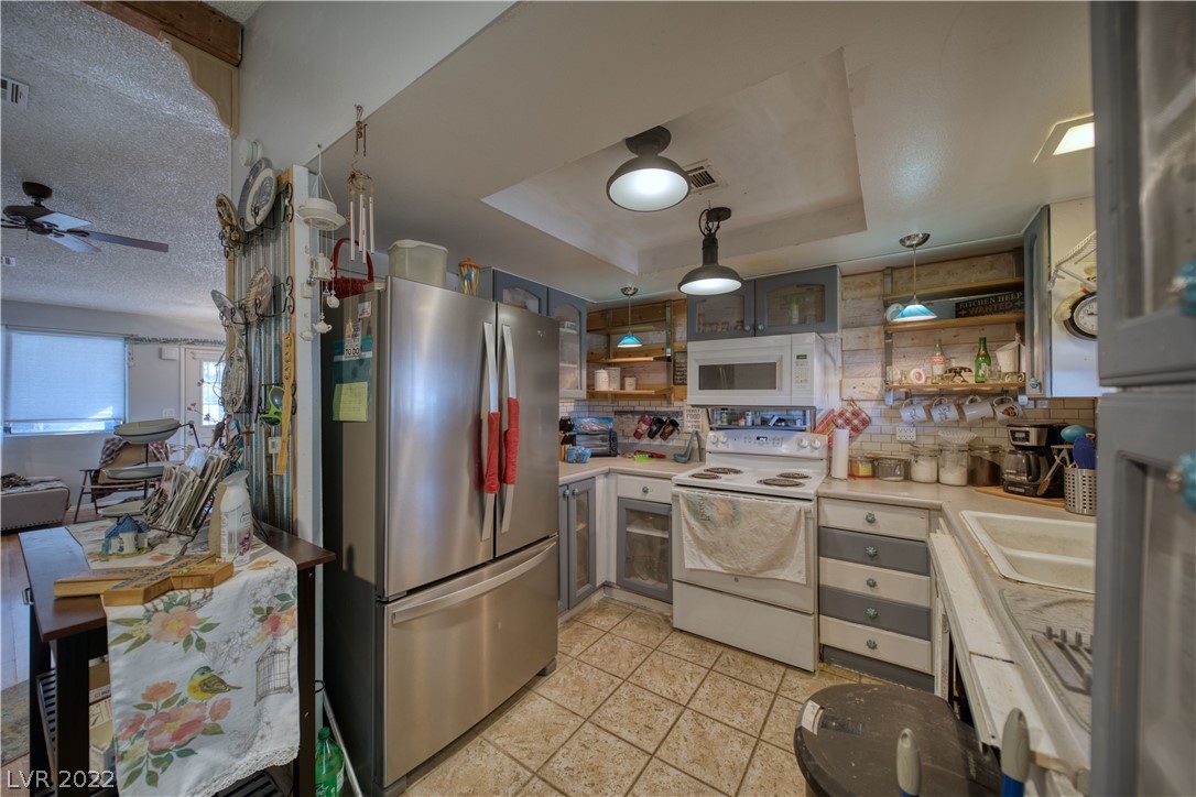 2390 Homestead Road Pahrump, NV 89048 - Photo 5 of 31 Gallery Image 5