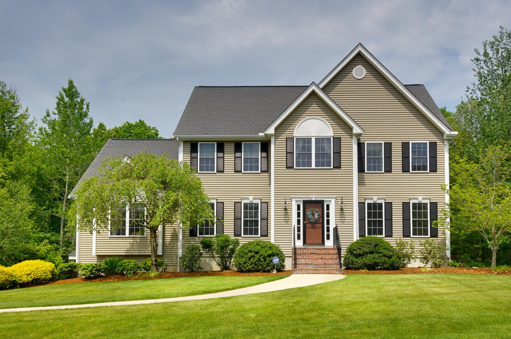 24 Highridge Road Bellingham, MA 02019 - Photo 1 of 30 Gallery Image 1