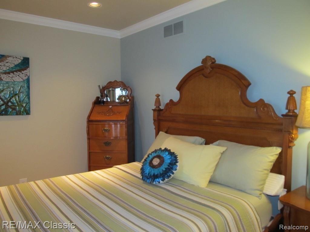 36755 Chesapeake Road Farmington, MI 48335 - Photo 22 of 36 UNADJUSTEDNONRAW_thumb_4a48.jpg