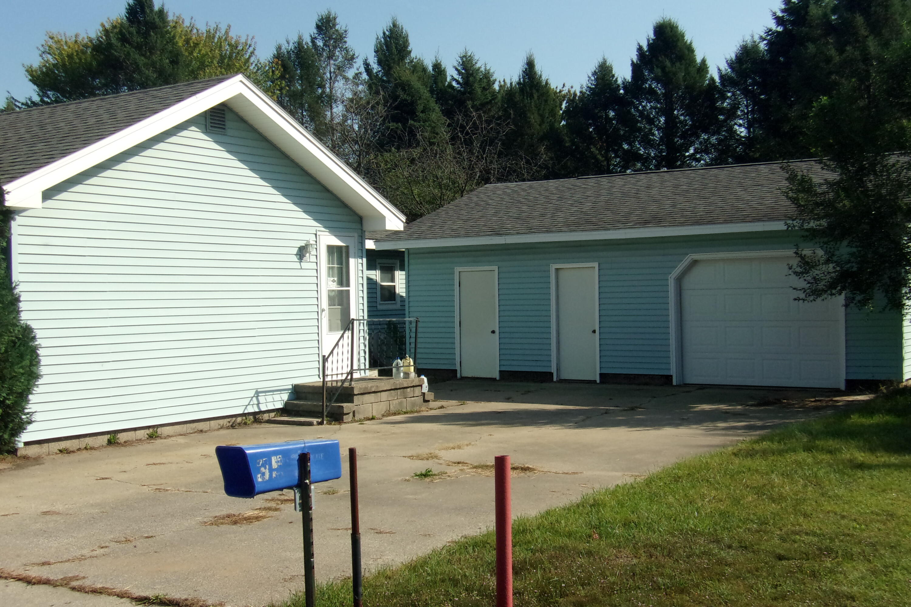 35 3rd Street Manistee, MI 49660 - Photo 2 of 27 101_0749