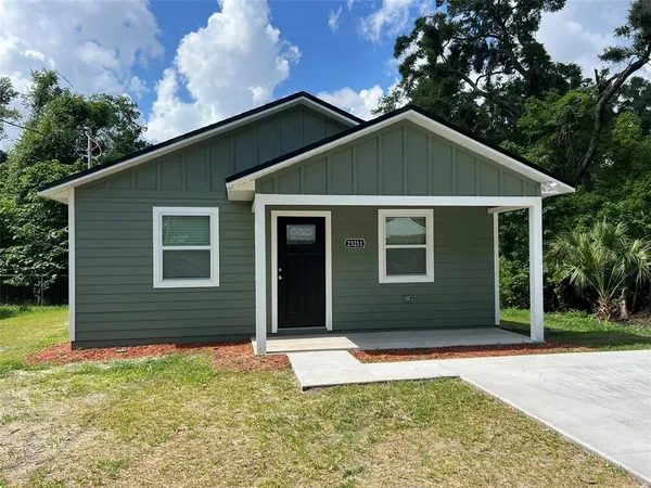 $1,750 | 23211 Northwest 179th Place, High Springs, FL 32643