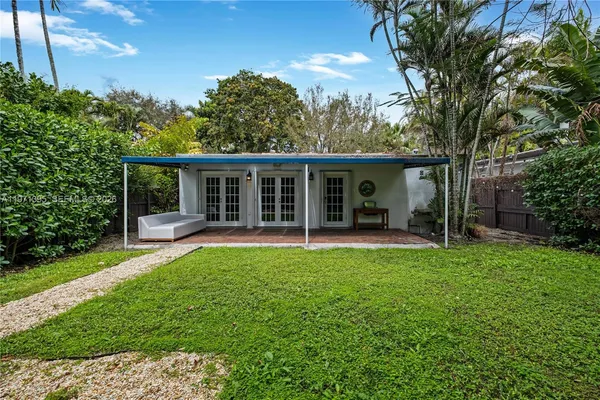 a view of outdoor space