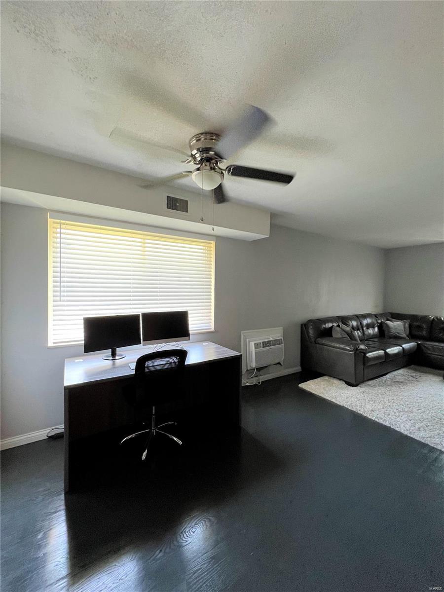 1293 Reavis Barracks Road St. Louis, MO 63125 - Photo 3 of 26 Gallery Image 3