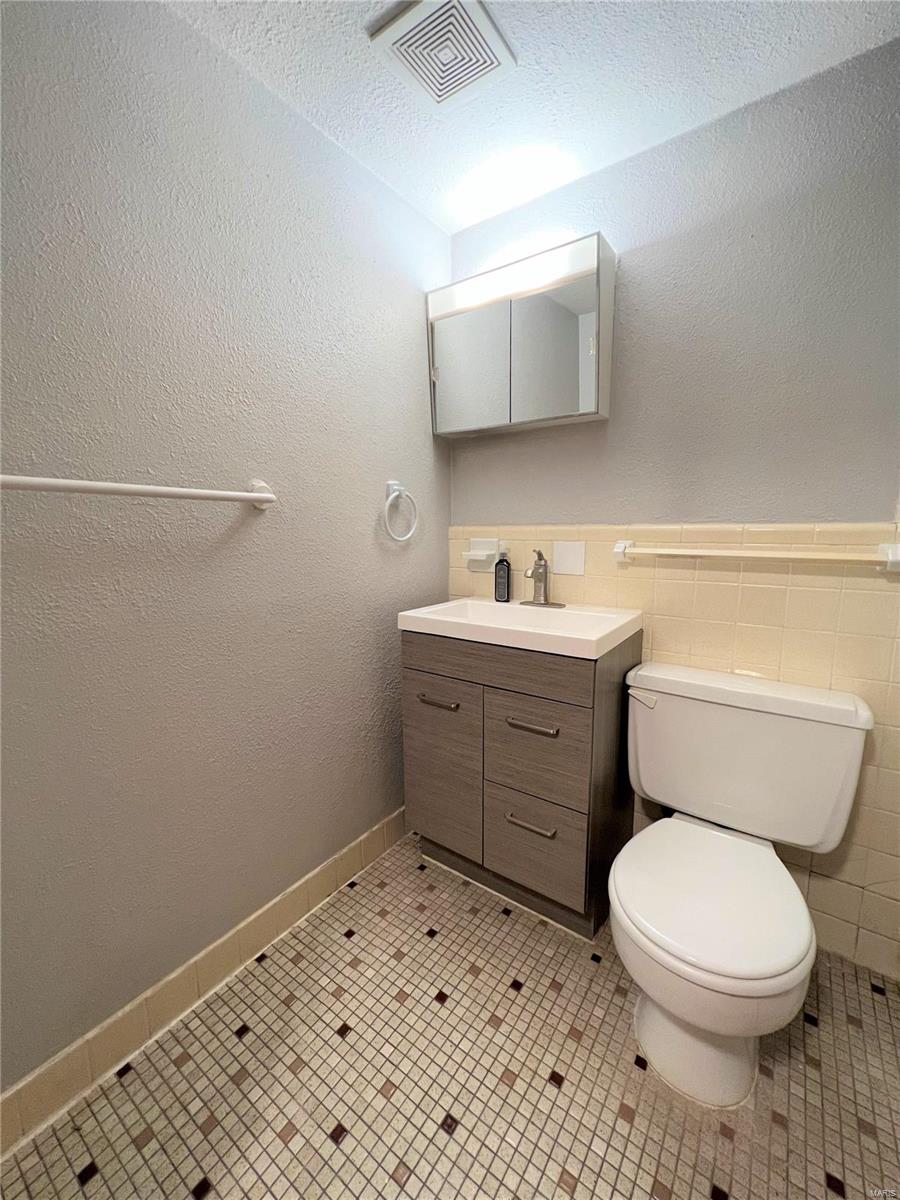 1293 Reavis Barracks Road St. Louis, MO 63125 - Photo 6 of 26 Gallery Image 6