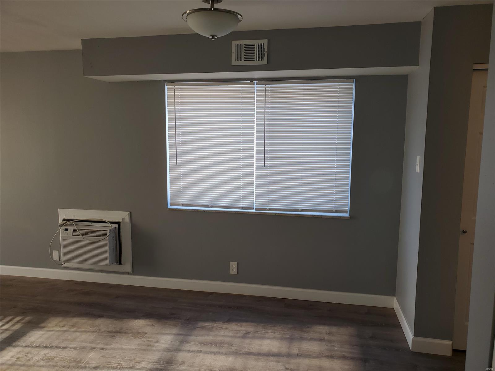 1293 Reavis Barracks Road St. Louis, MO 63125 - Photo 10 of 26 Gallery Image 10
