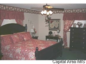 6723 North Walnut Springfield, IL 62707 - Photo 4 of 5 Gallery Image 4