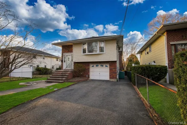 $775,000 | 495 Brooklyn Avenue, Baldwin, NY 11510