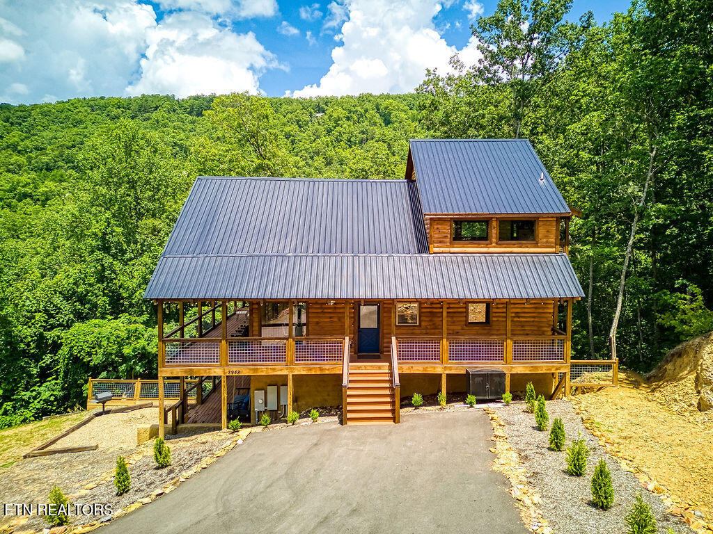 2942 Redtail Road Sevierville, TN 37862 - Photo 3 of 46 1(1)