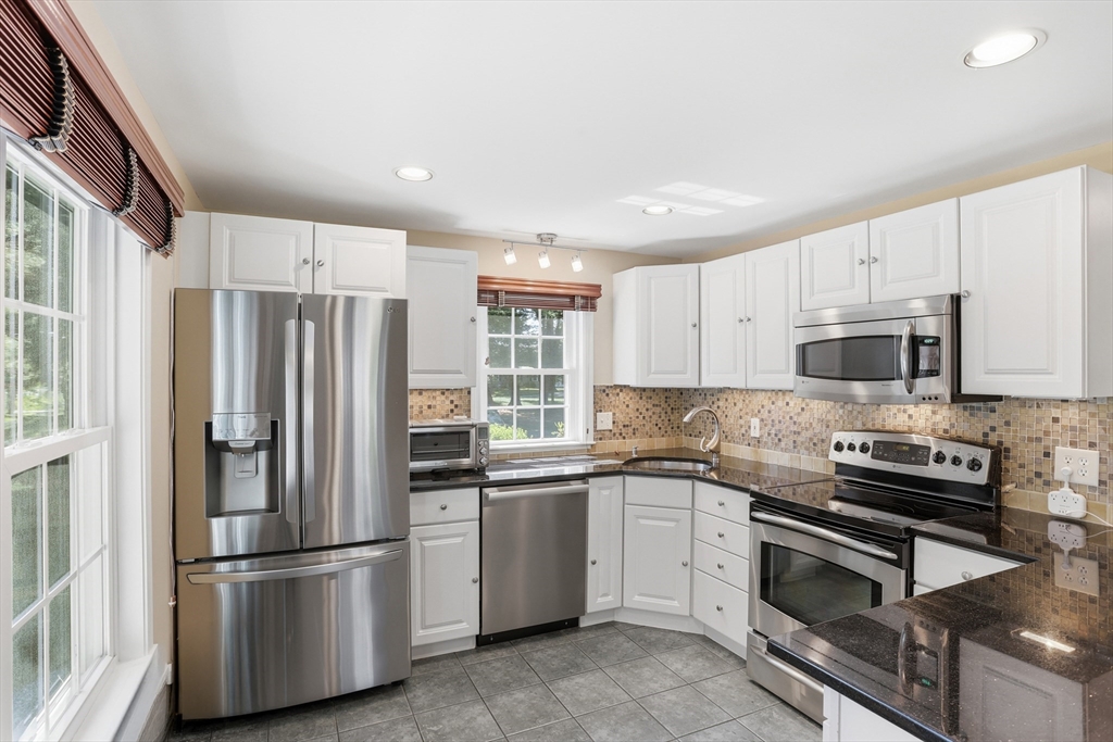 78 MacIntosh Lane, Unit 78 Boxborough, MA 01719 - Photo 3 of 41